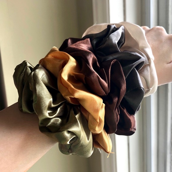 Accessories - Lot of 5 Satin Silk Scrunchies